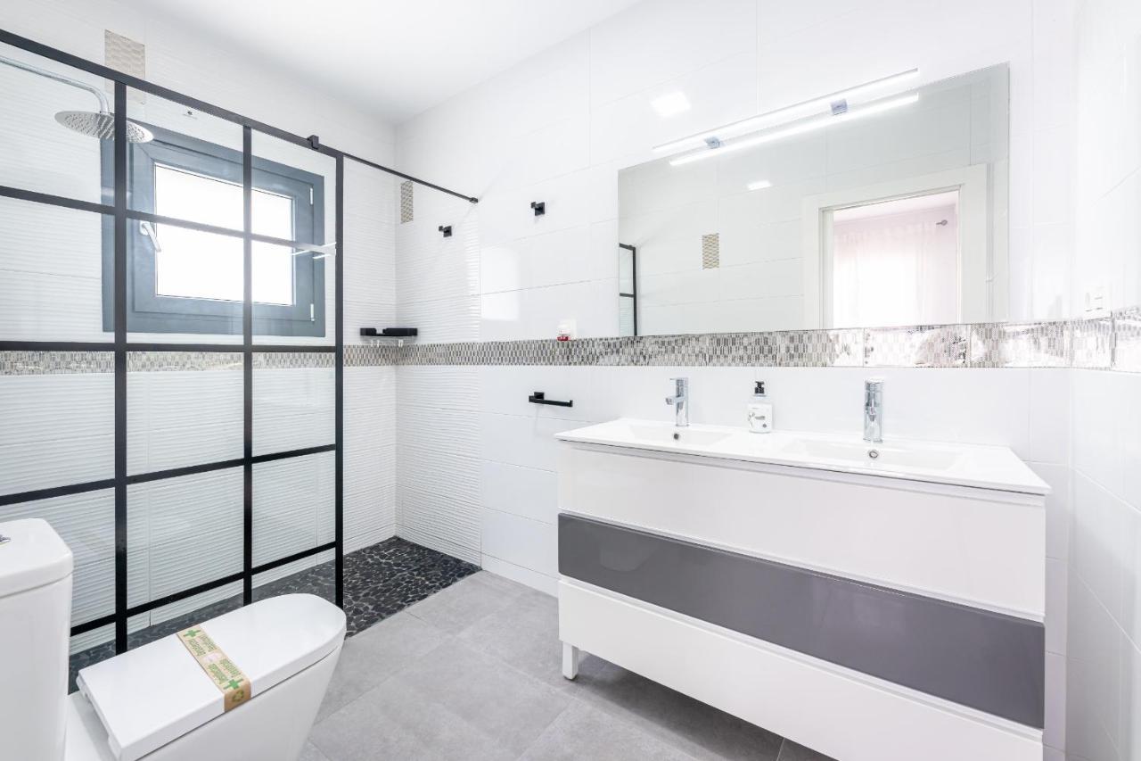 797 Holiday Rentals - Villa Con Piscina Privada Y Barbacoa Para 8 بينالماذينا المظهر الخارجي الصورة